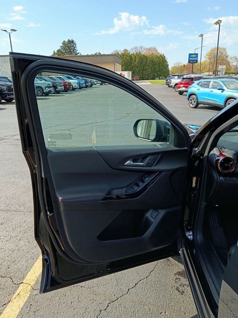 New 2026 Mosaic Black Metallic Chevrolet RS image 14