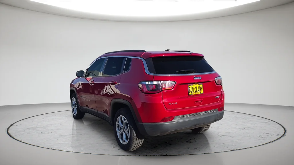 Used 2025 Red Jeep Latitude image 9