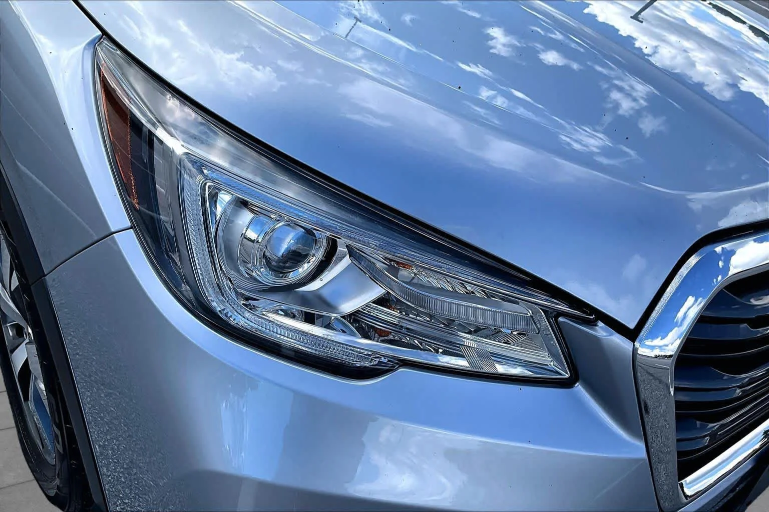 Used 2022 Ice Silver Metallic Subaru Premium image 28