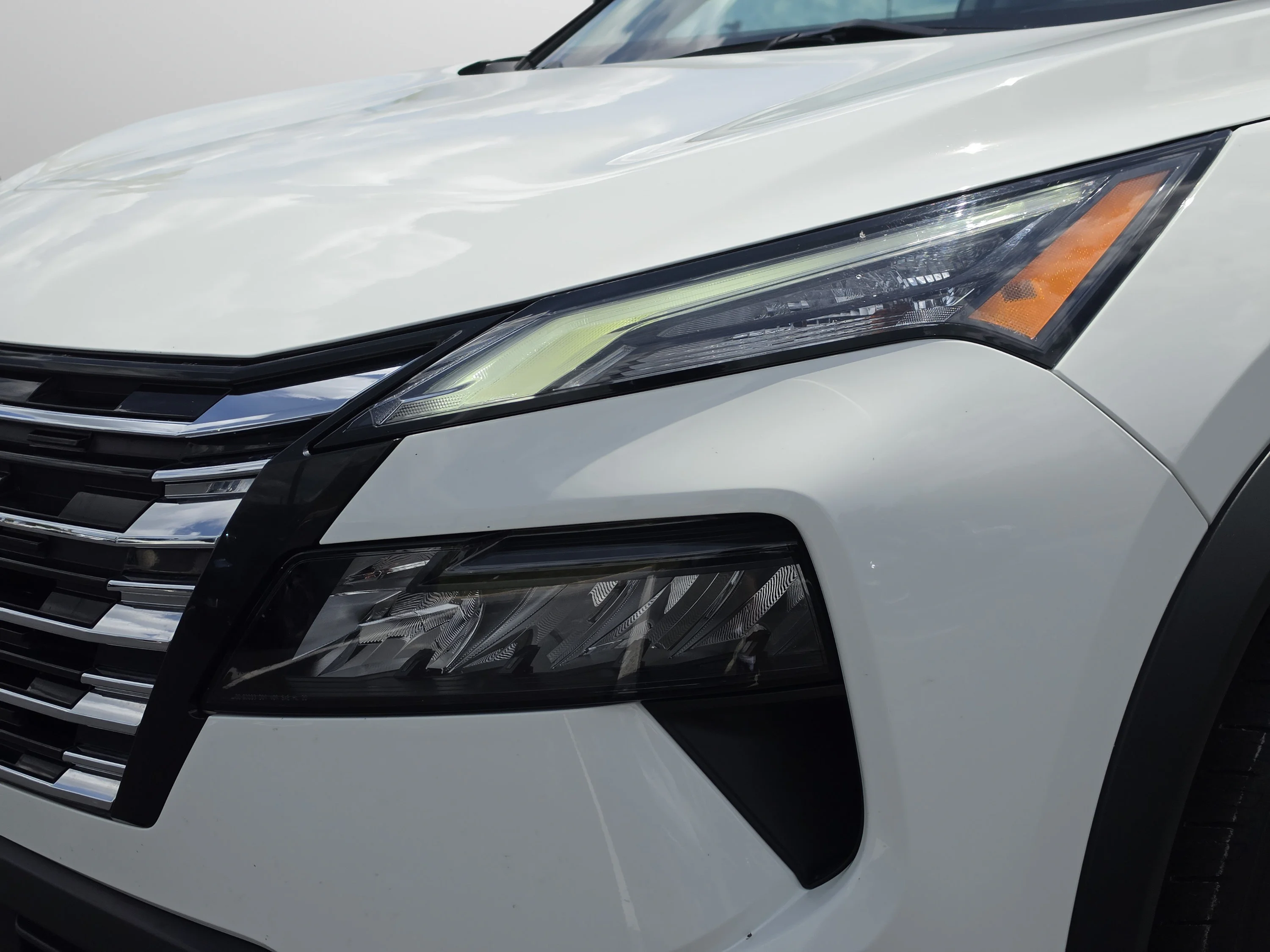 Used 2024 Glacier White Nissan S image 12
