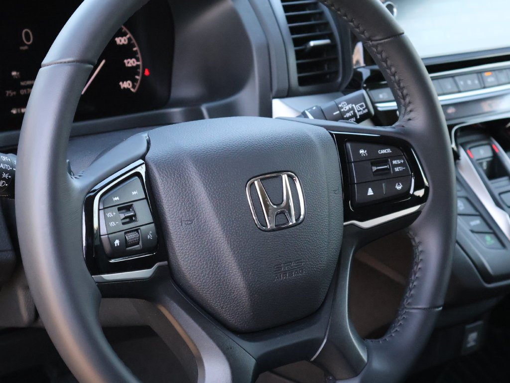 Used 2025  Honda EX-L image 18