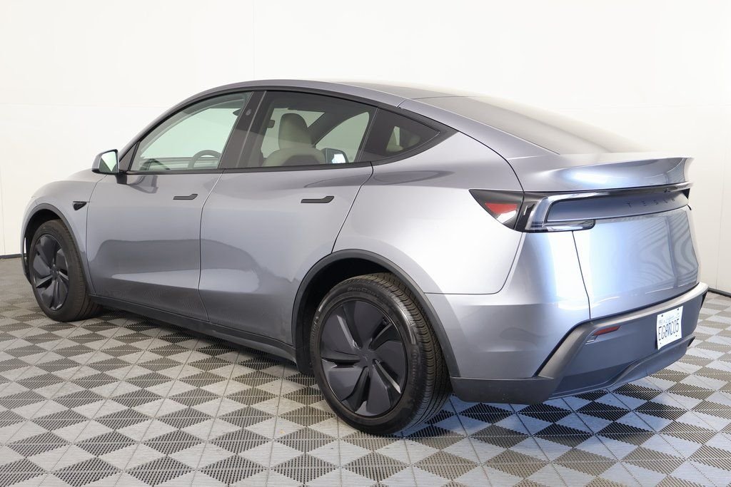 Used 2026  Tesla Premium image 6