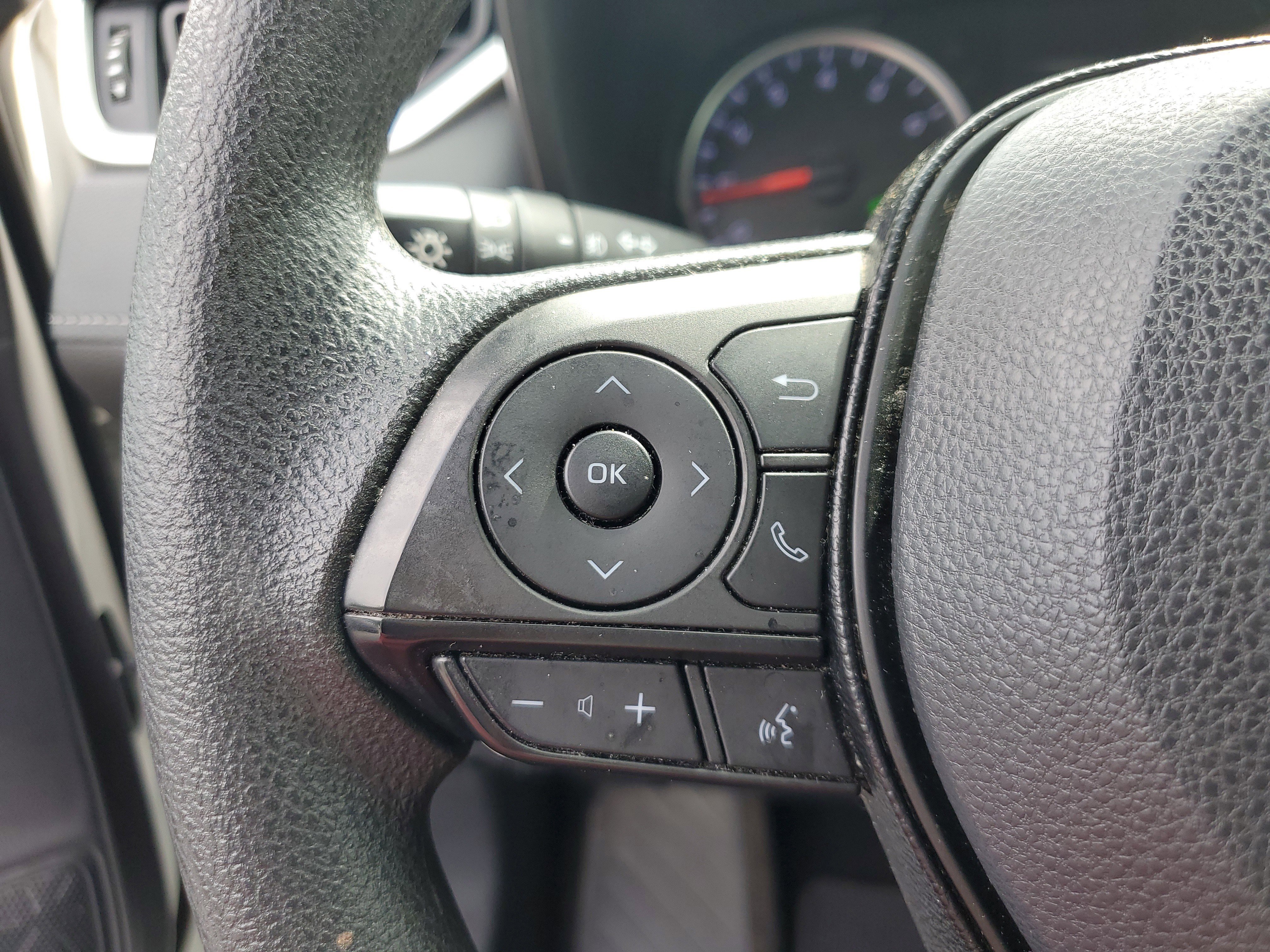 Used 2019 Super White Toyota XLE image 25
