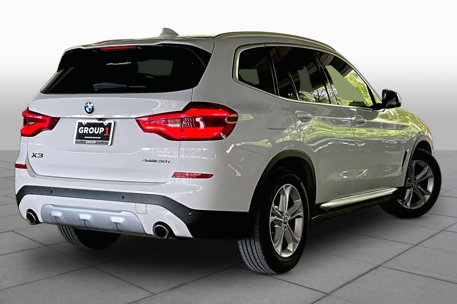 Used 2021 Alpine White BMW sDrive30i image 12