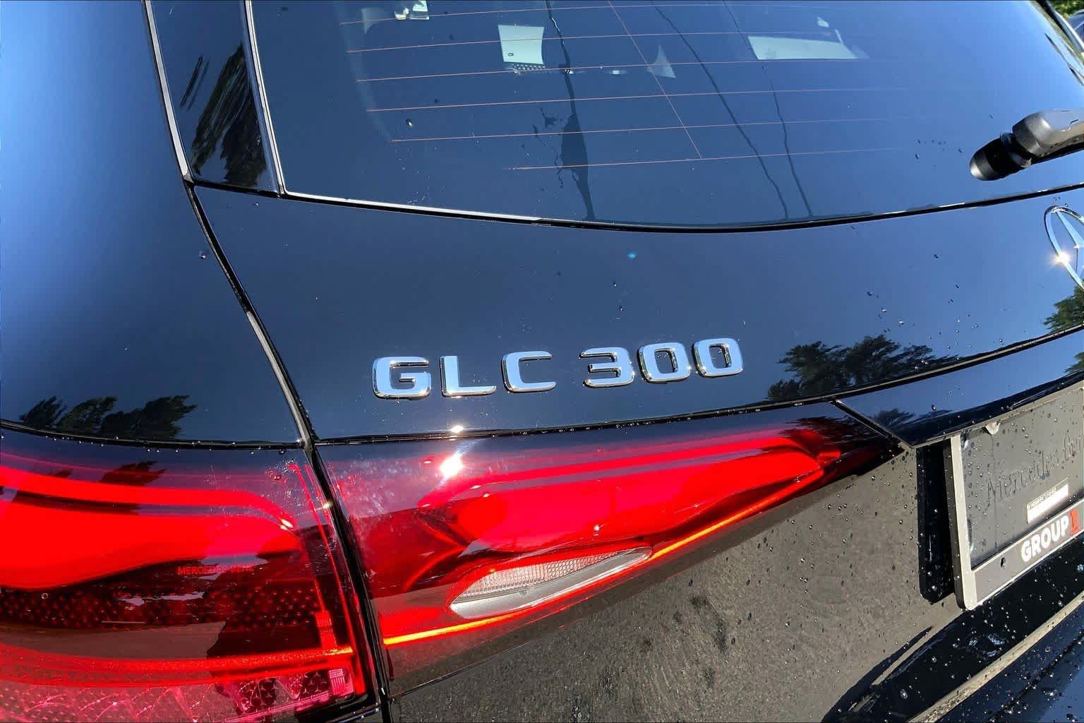 New 2026 Black Mercedes-Benz GLC 300 image 19
