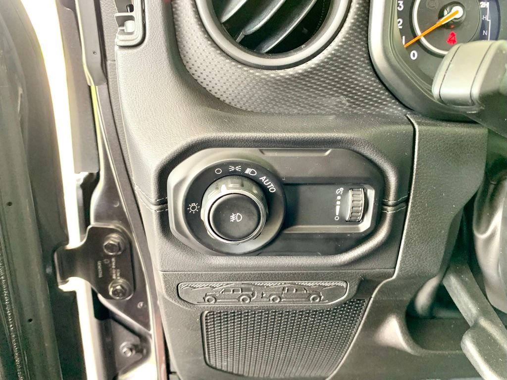 Used 2024 Gray Jeep Rubicon X image 29