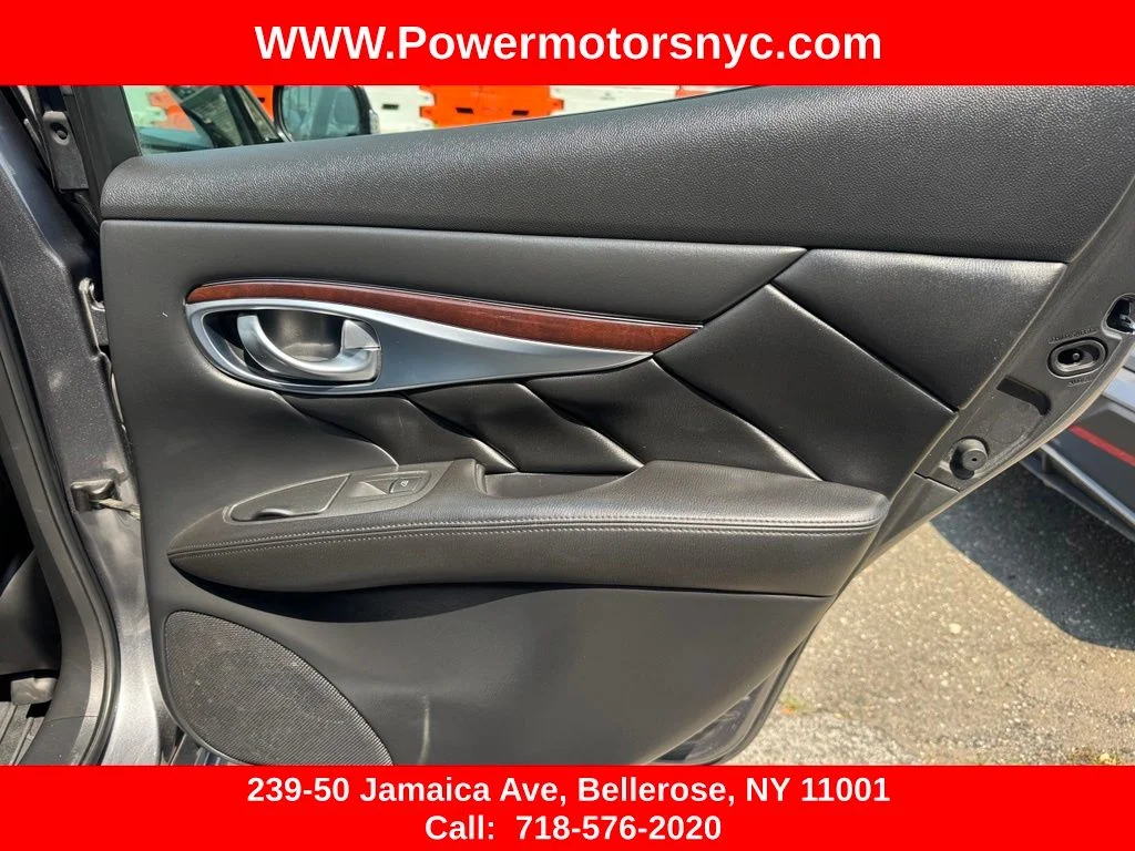 Used 2017 Gray INFINITI 3.7X image 29