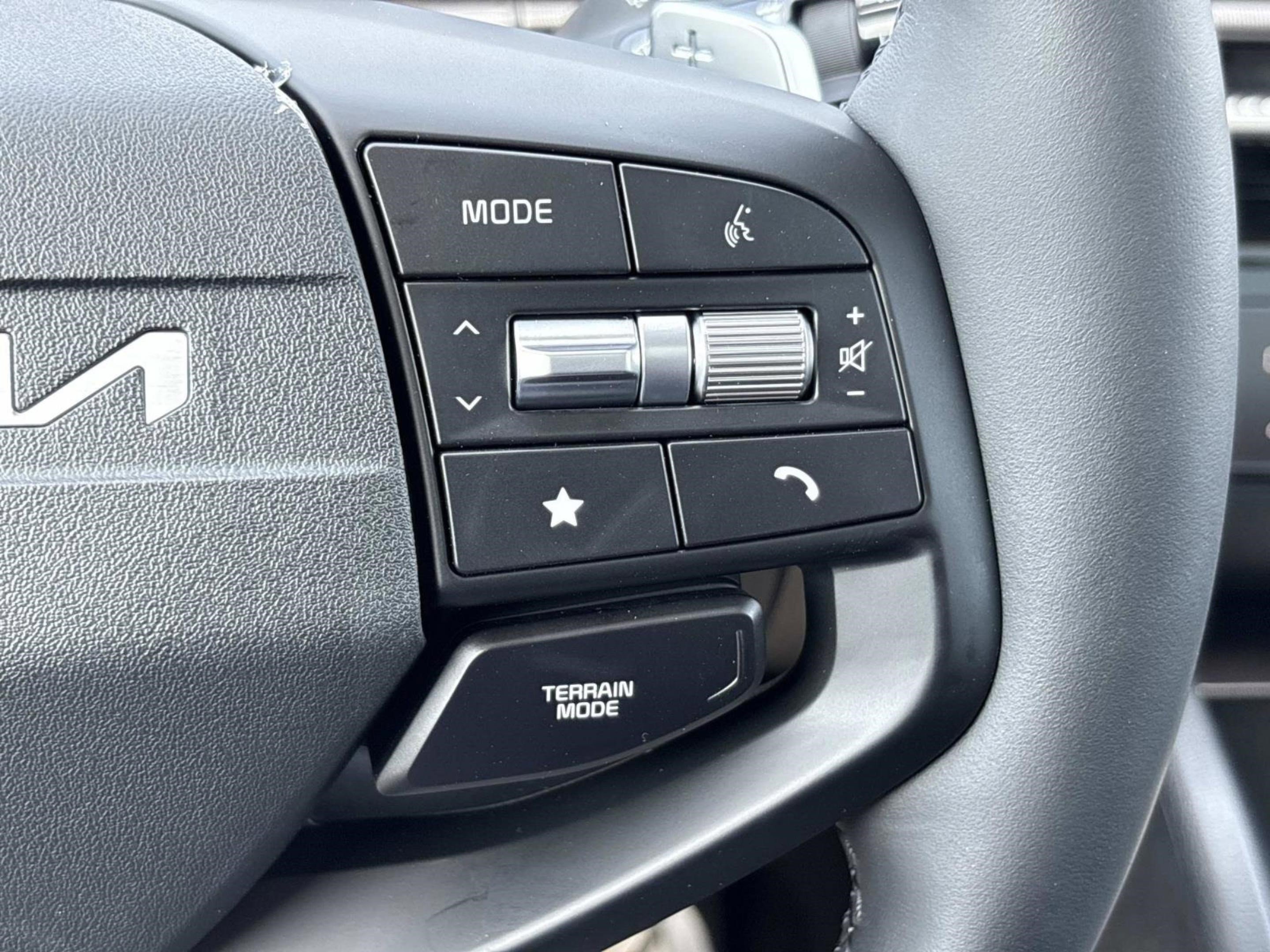 New 2026 Wolf Gray Kia SX-Prestige image 24