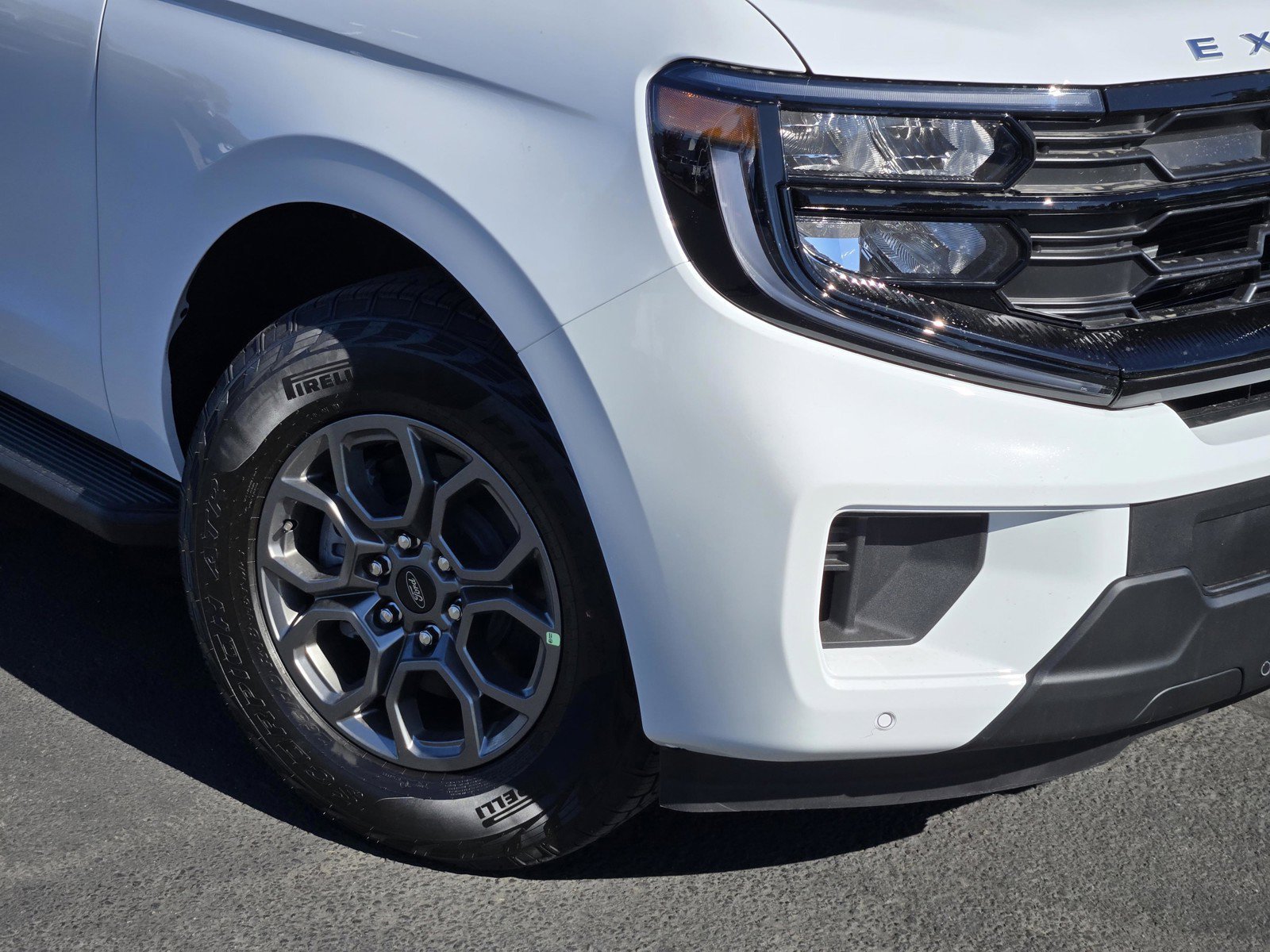 New 2026 Oxford White Ford Active image 6