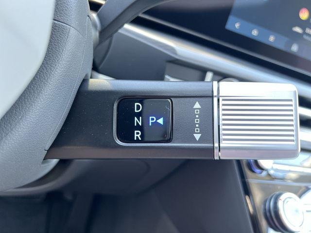 New 2026 White Hyundai SE FWD image 16