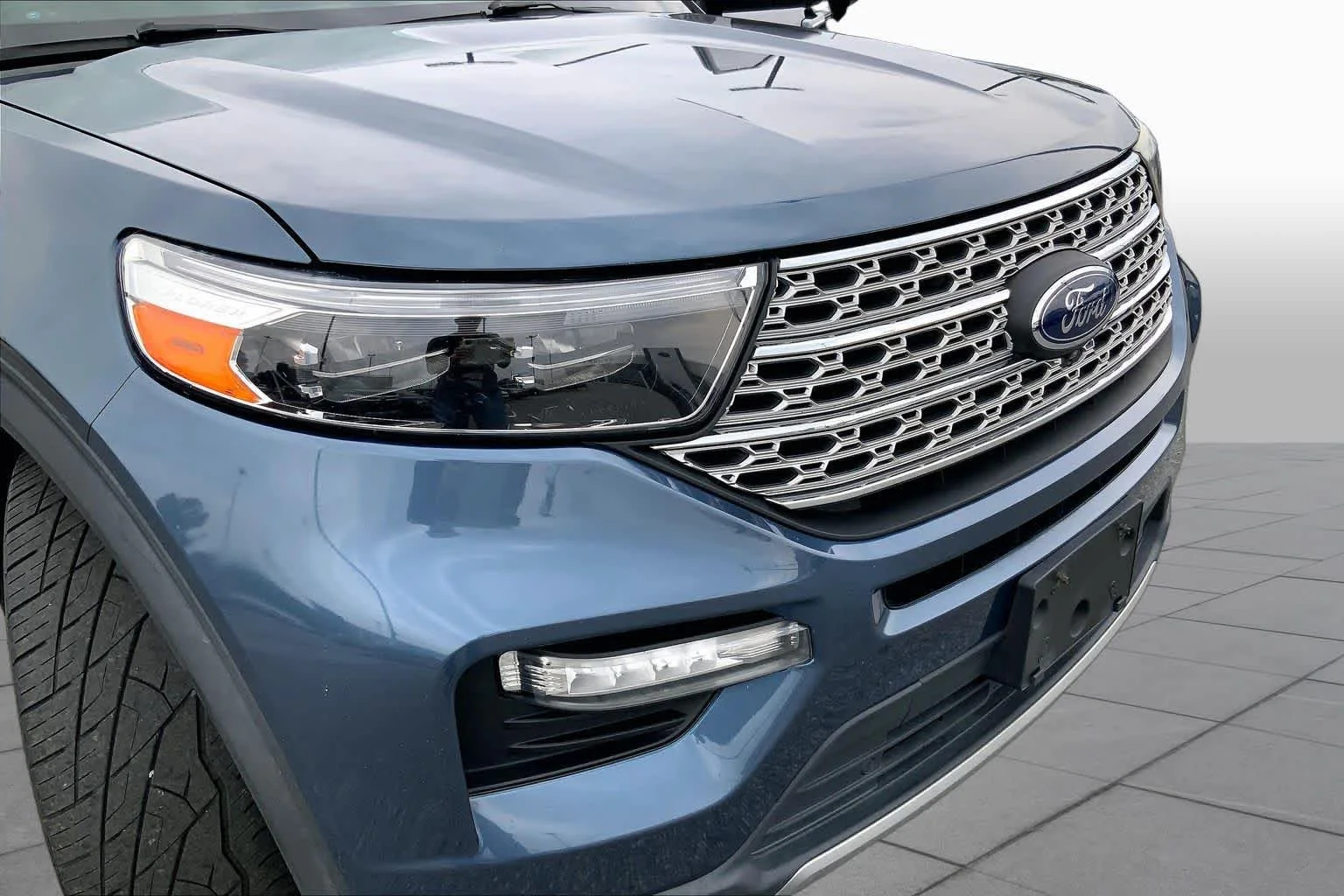 Used 2020 Blue Metallic Ford Limited image 29