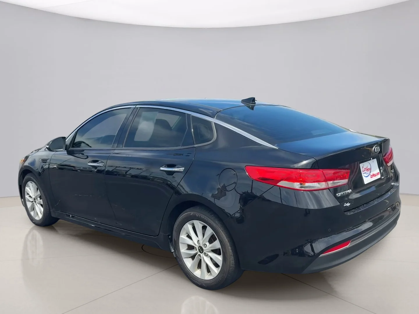 Used 2018 Black Kia EX image 3