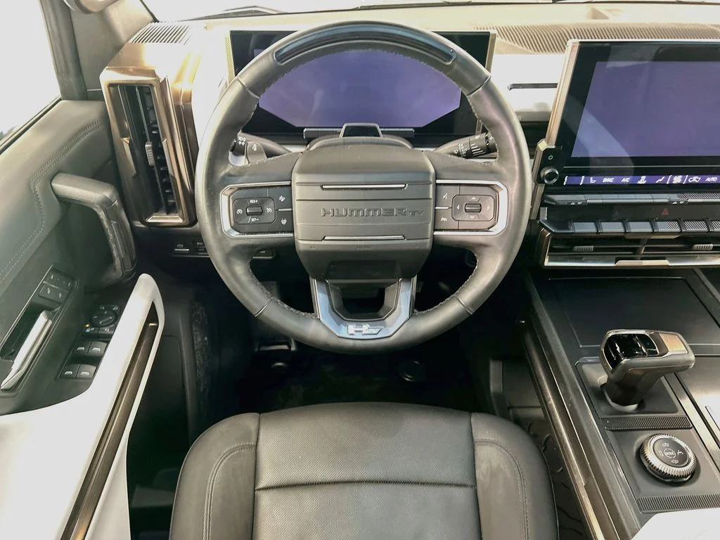 Used 2023 White GMC Edition 1 image 10