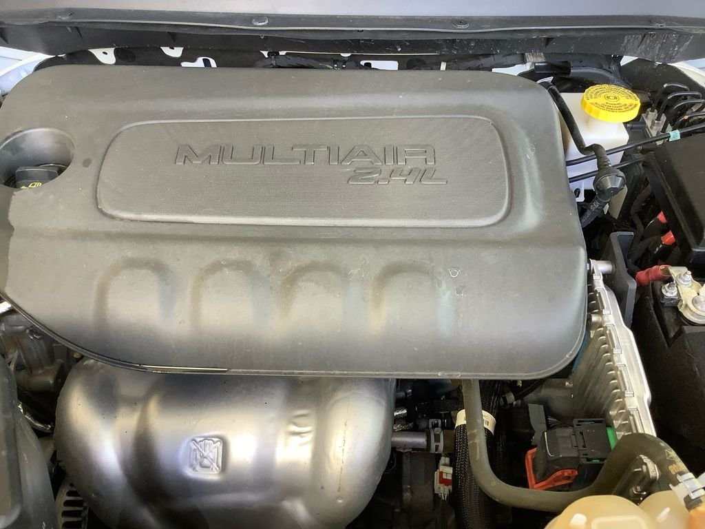 Used 2021 White Jeep Latitude Plus image 21