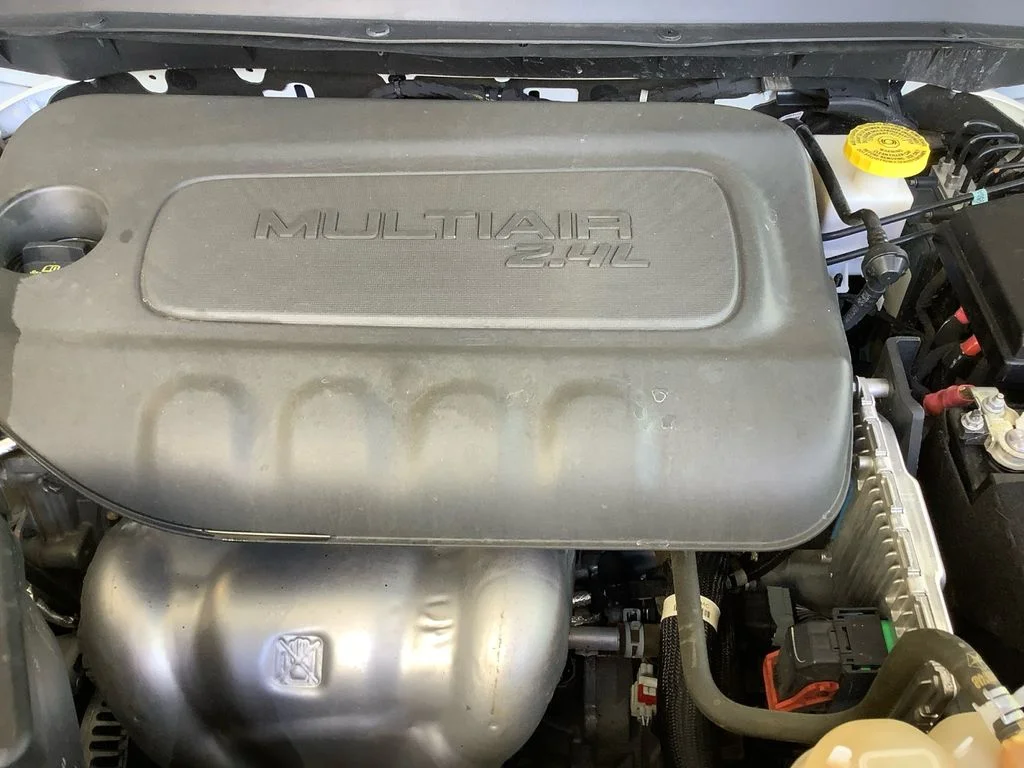 Used 2021 White Jeep Latitude Plus image 21
