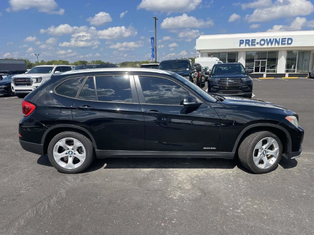 Used 2015 Black BMW sDrive28i image 2