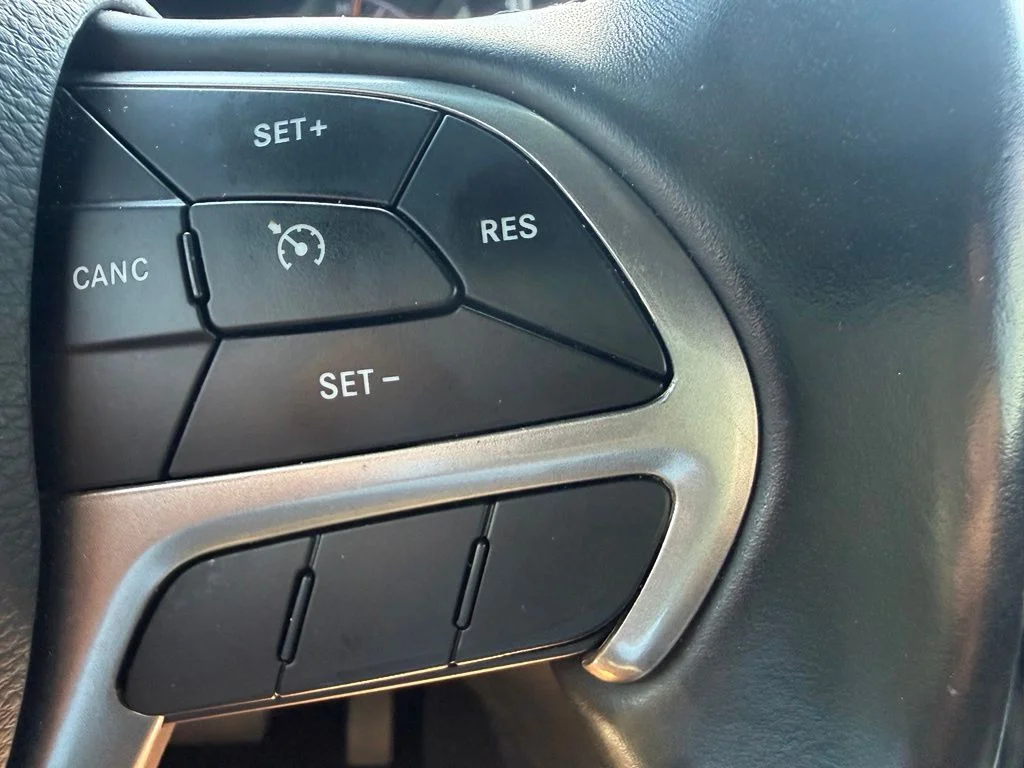 Used 2020 White Jeep Altitude image 15