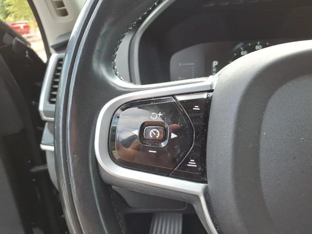 Used 2019 Black Volvo T5 Momentum image 24