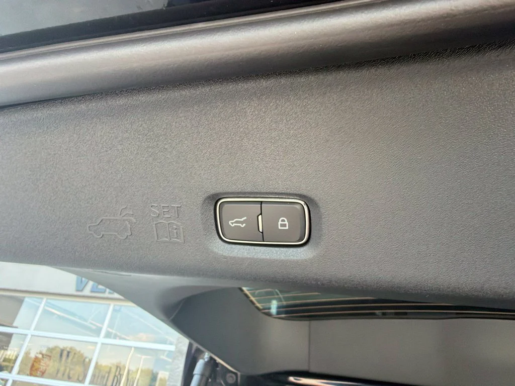New 2027 Agate Black Metallic Ford MAX King Ranch® image 16