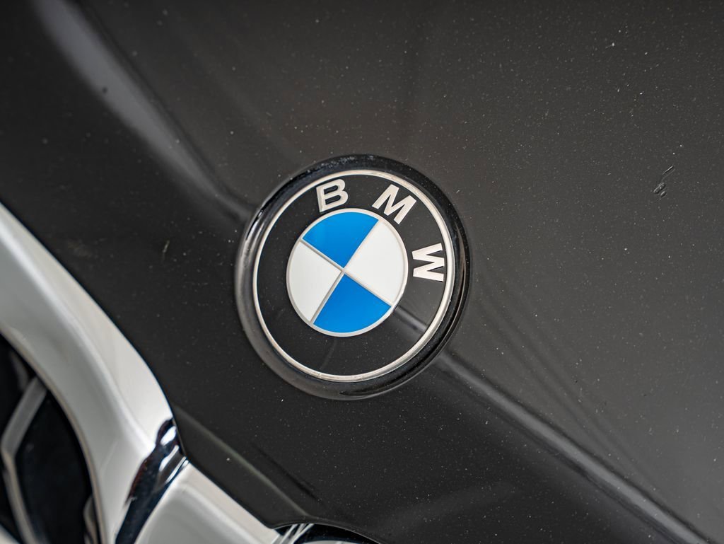 Used 2021 Jet Black BMW 530i xDrive image 12