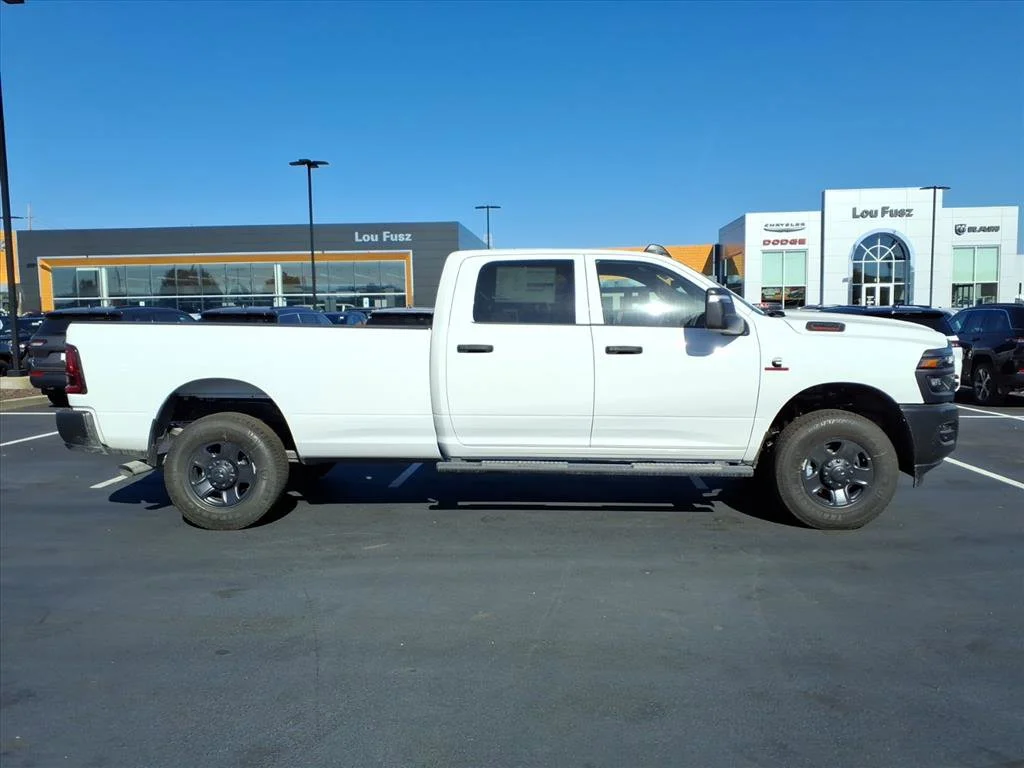 New 2026 Bright White Clear-Coat Exterior Paint RAM Tradesman image 16