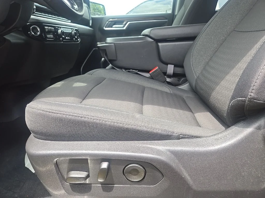 Used 2026 Black Chevrolet LT image 4