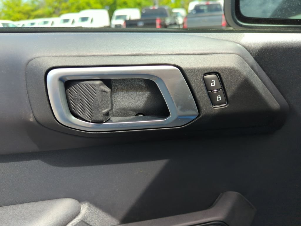 New 2026 Velocity Blue Metallic Ford Badlands® image 18