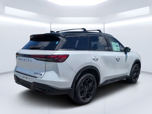 New 2027 2T RAD WHT INFINITI Sport AWD image 3