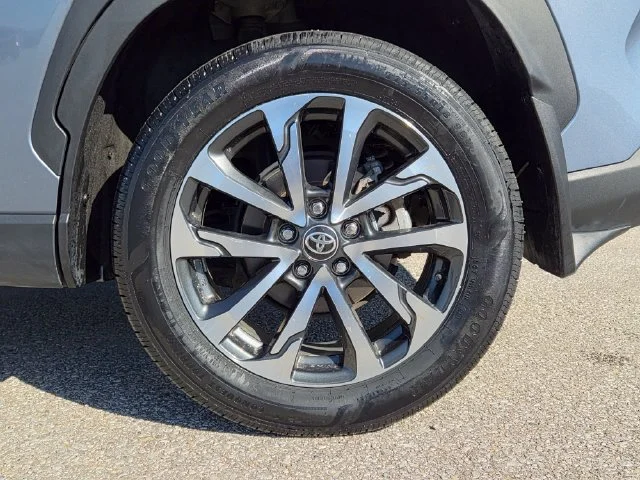 Certified Used 2024  Toyota XLE image 10