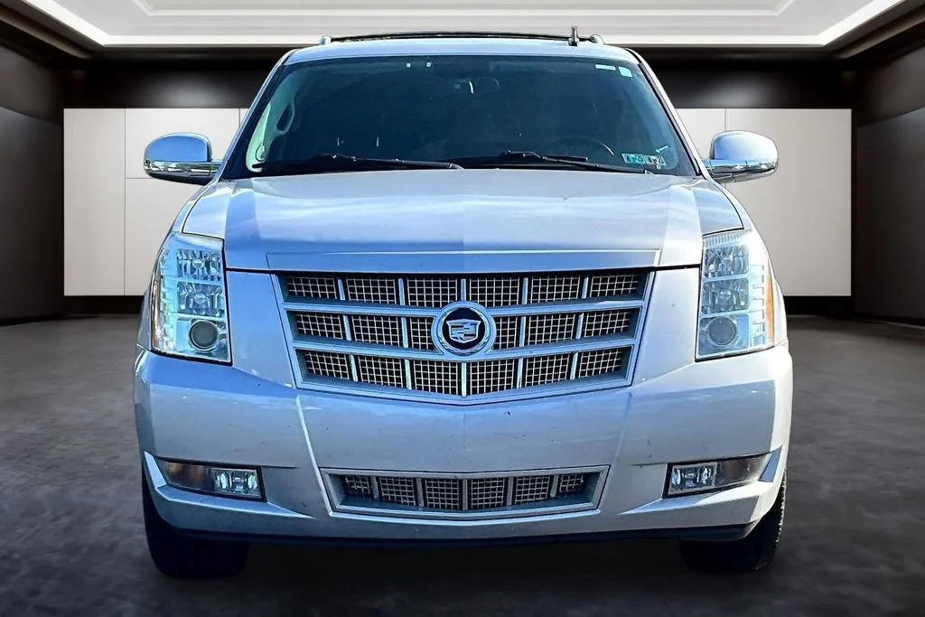Used 2014 Cadillac Escalade Premium with VIN 1GYS4CEFXER218925 for sale in Beachwood, OH