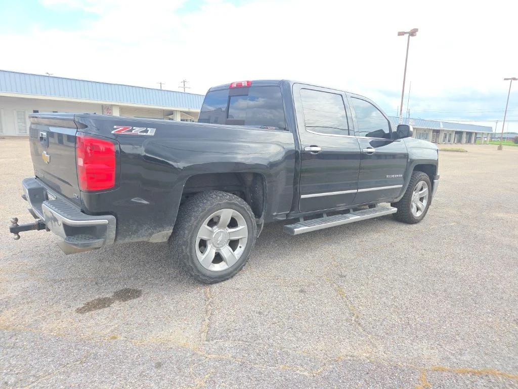Used 2015 Black Chevrolet LTZ image 10