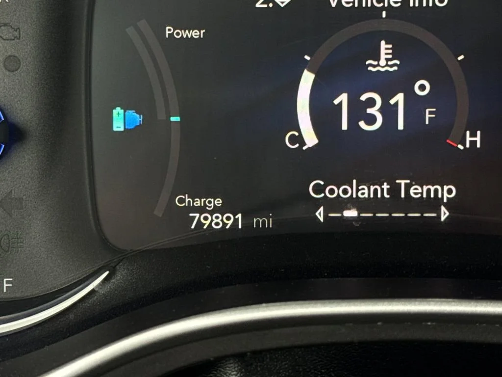 Used 2023  Chrysler Hybrid Touring L image 29