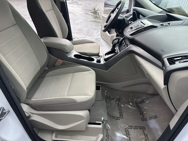 Used 2014 White Ford SE image 10