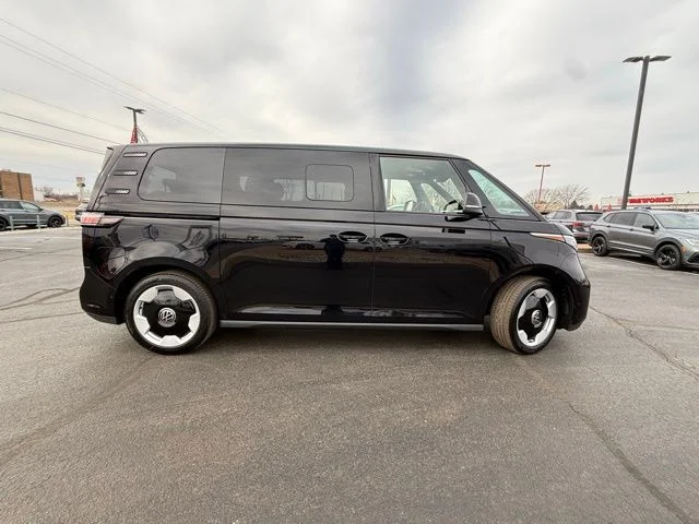New 2025 Black Volkswagen PRO S RWD 1-Auto image 9