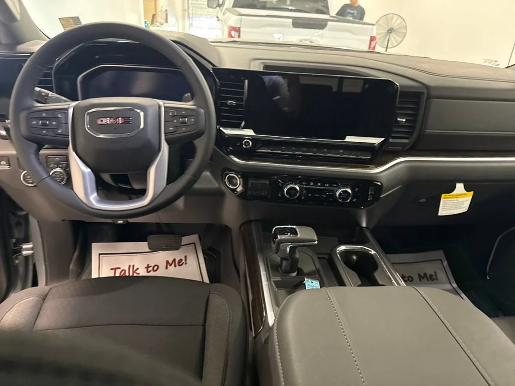 New 2026 Sterling Metallic GMC Elevation image 13