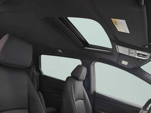 2025 Honda Odyssey Sport L - Photo 12
