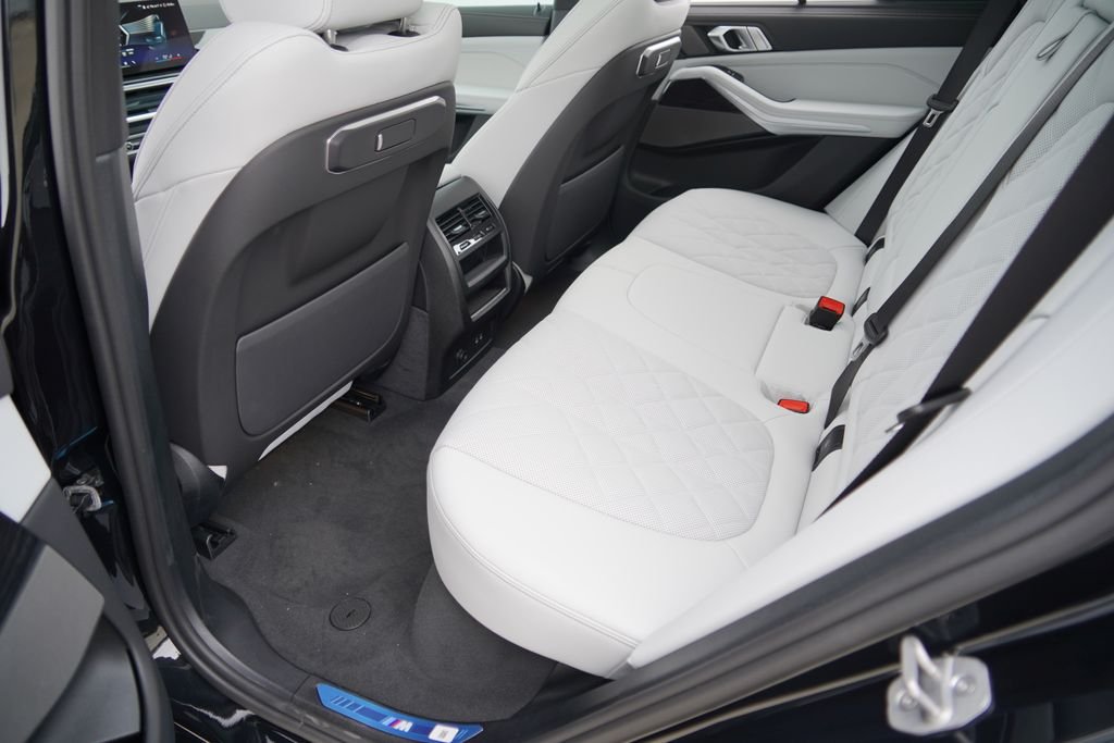 New 2026 Black Sapphire Metallic BMW xDrive40i image 18