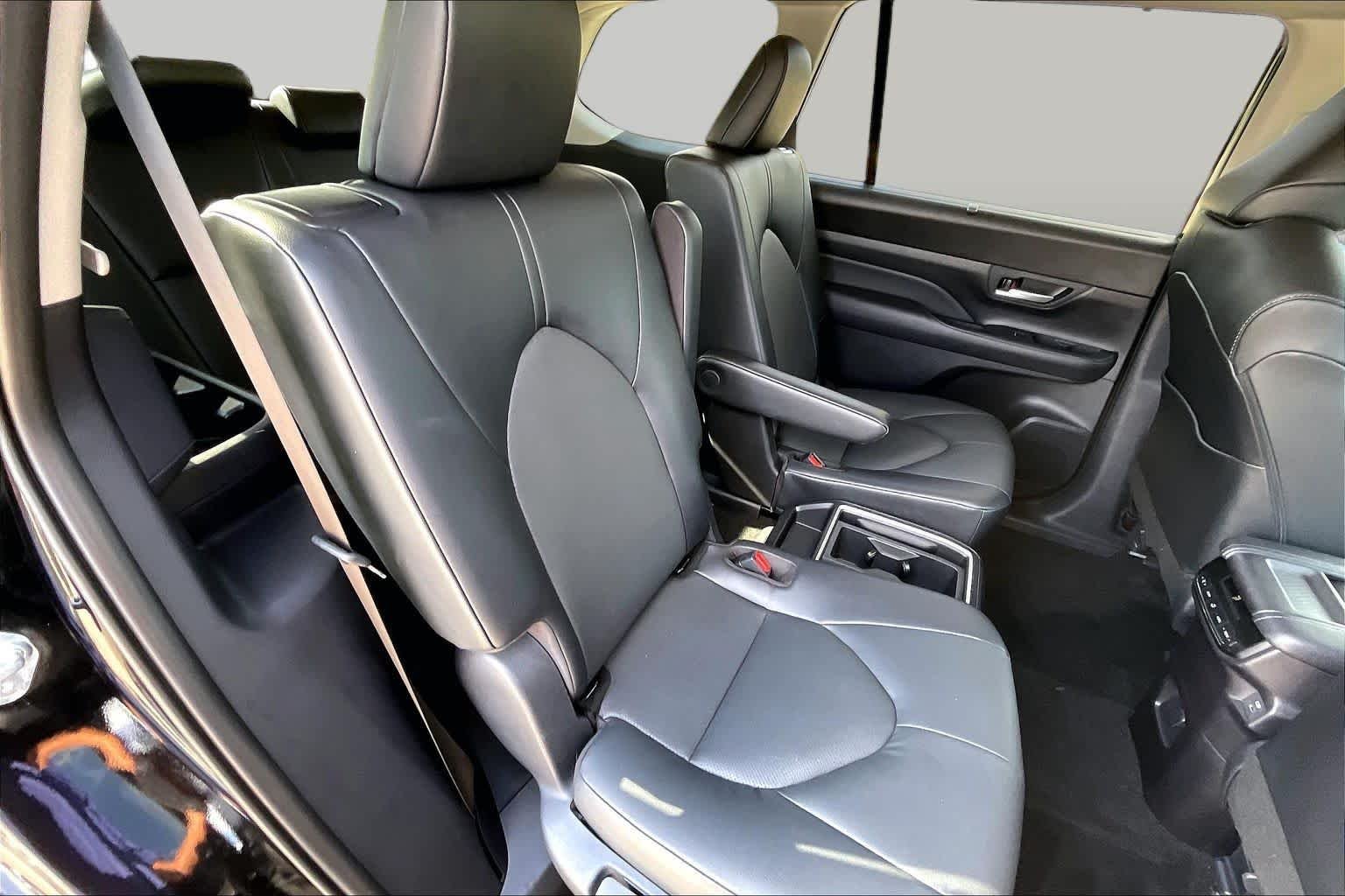 Used 2026 Midnight Black Metallic Toyota XLE image 19