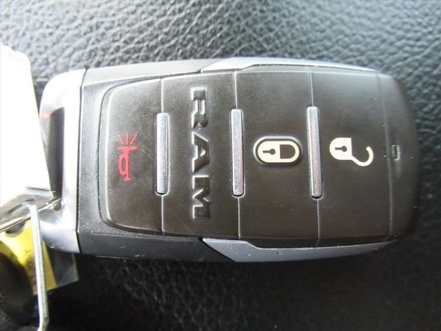 Used 2023 White Ram Big Horn/Lone Star image 28