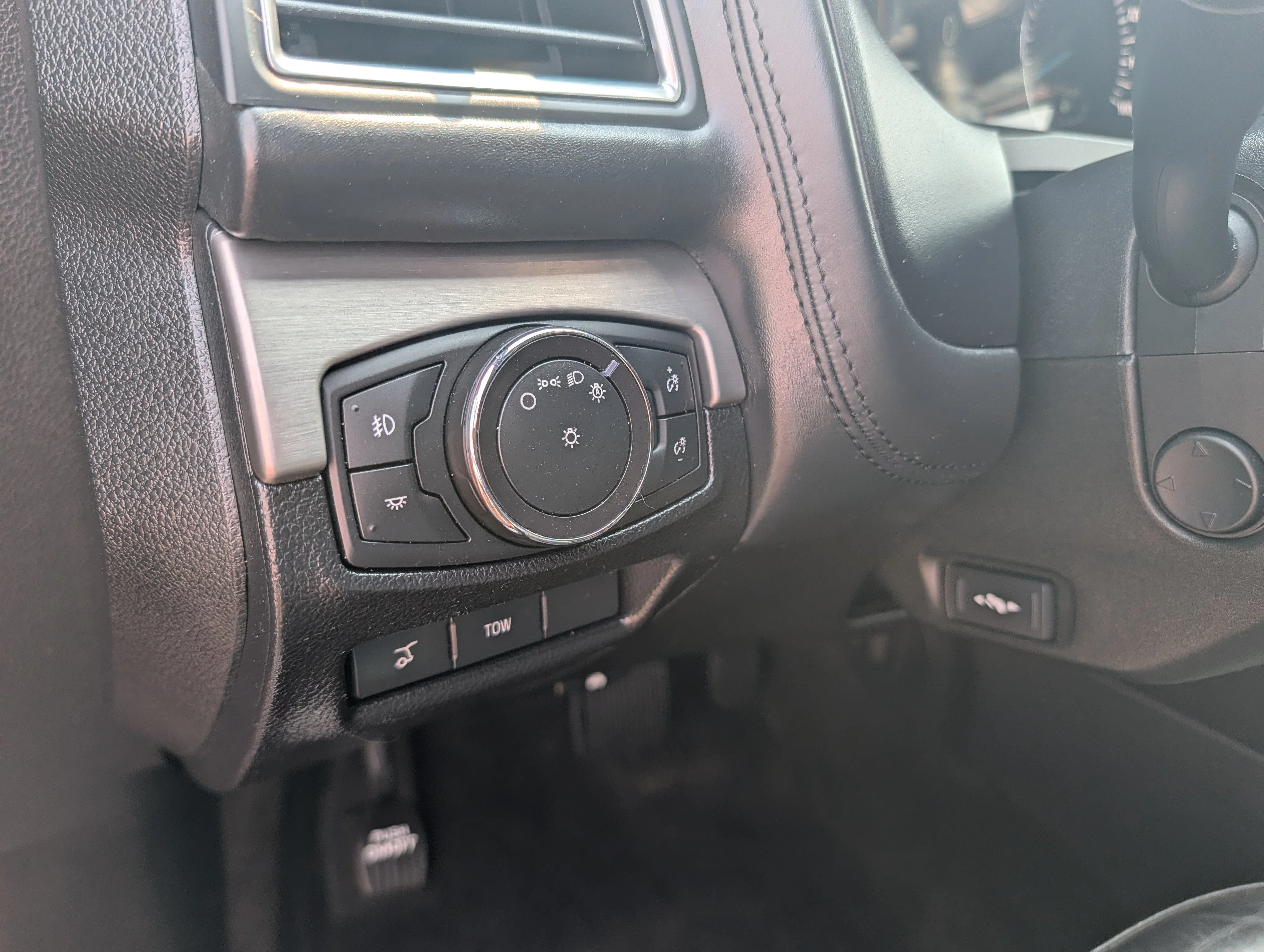 Used 2018 Ruby Red Metallic Tinted Clearcoat Ford Platinum image 27