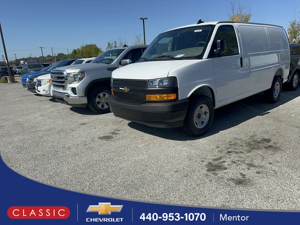 2025 Chevrolet Express 2500 Work Van HD's photo