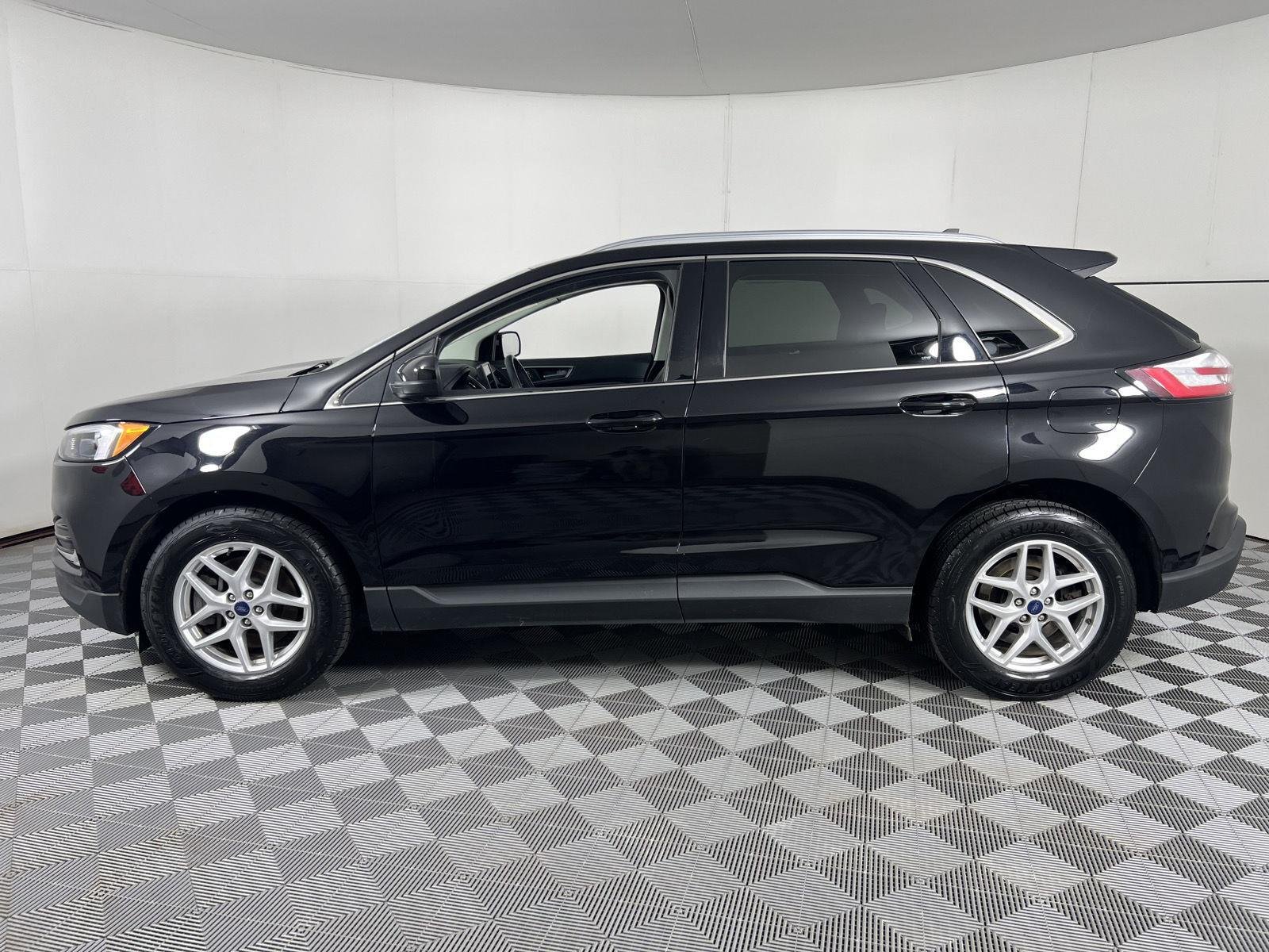 Used 2022 Agate Black Ford SEL image 7