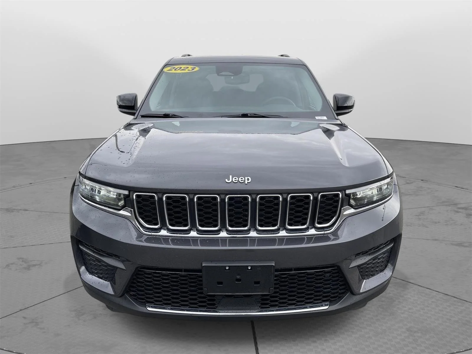 Used 2023 Baltic Gray Metallic Clearcoat Jeep Laredo image 17