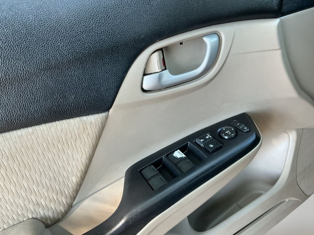 Used 2015 Red Honda LX image 10