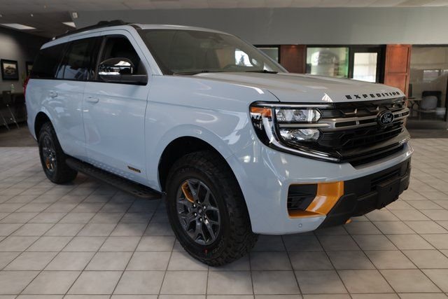 New 2025 Glacier Gray Metallic Tri-Coat Ford TREMOR® image 29