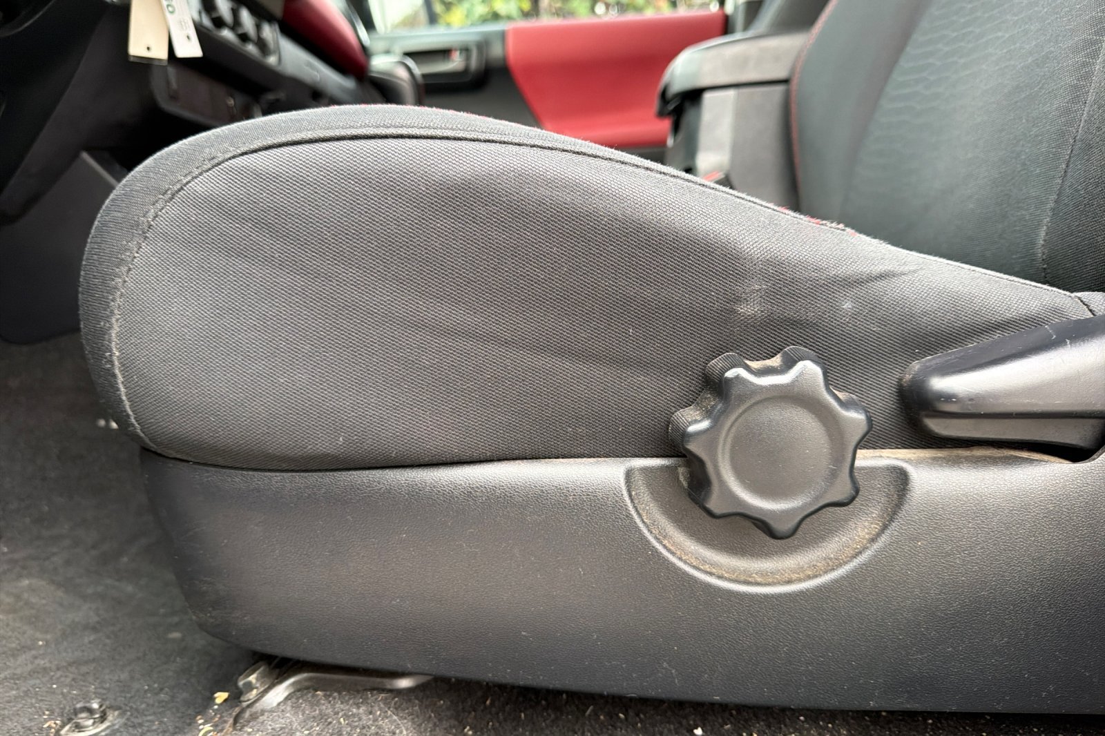 Used 2019 White Toyota SR5 image 15