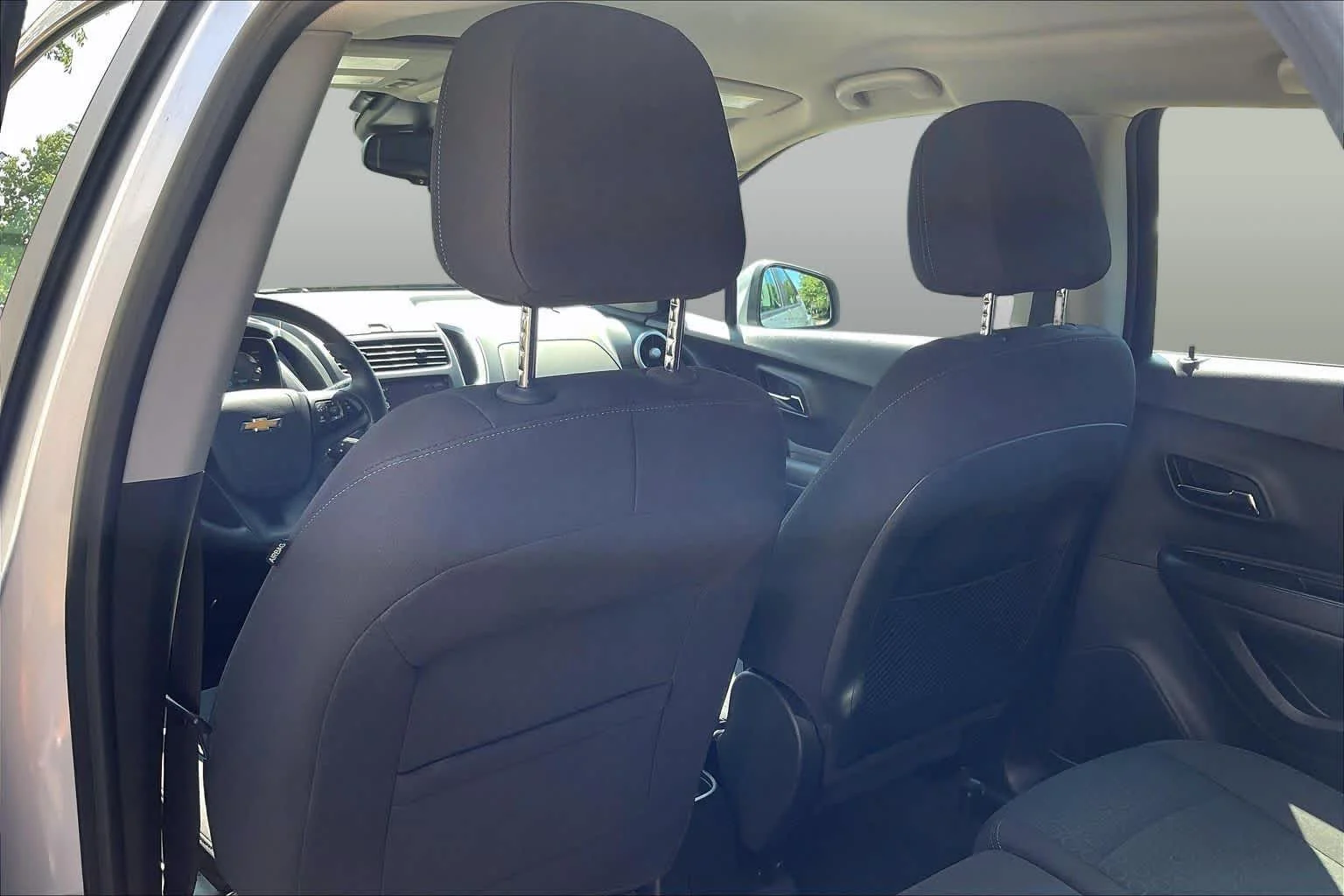 Used 2016 Silver Ice Metallic Chevrolet LS image 20