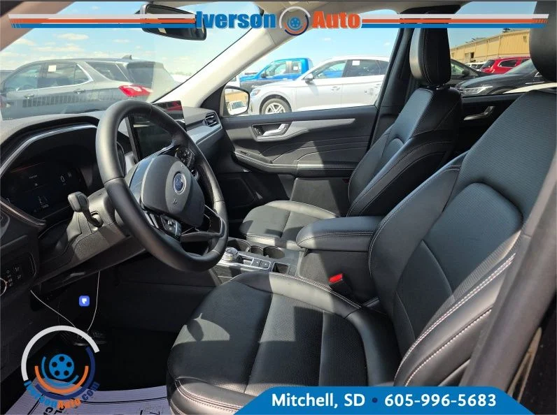 Used 2025 Black Ford Platinum image 5