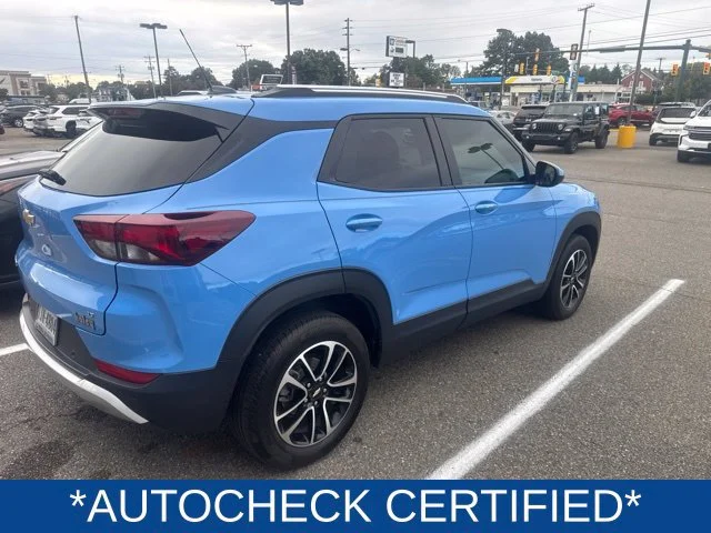Used 2024 Fountain Blue Chevrolet LT image 2