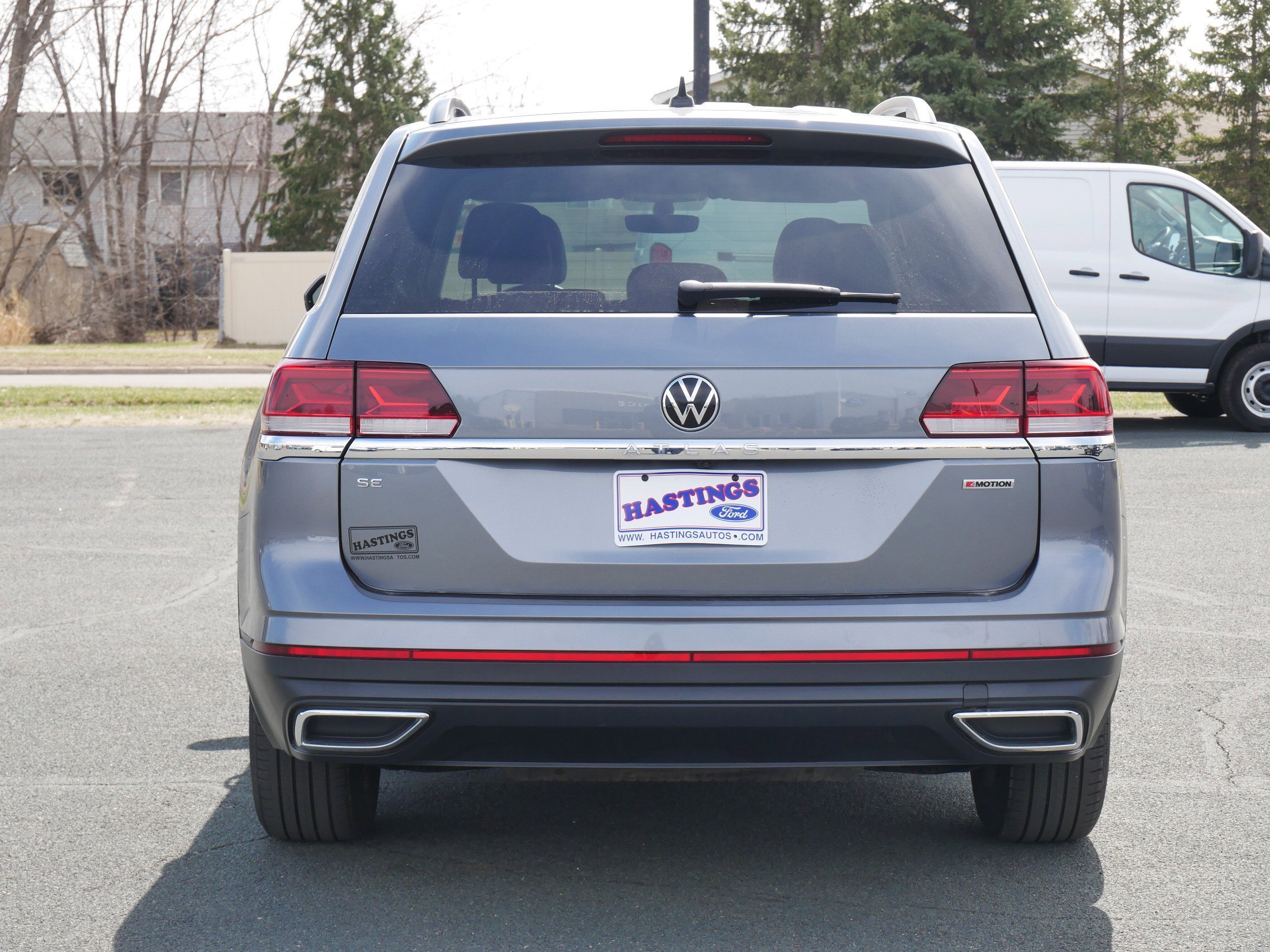Used 2022 Gray Volkswagen 2.0T SE image 4